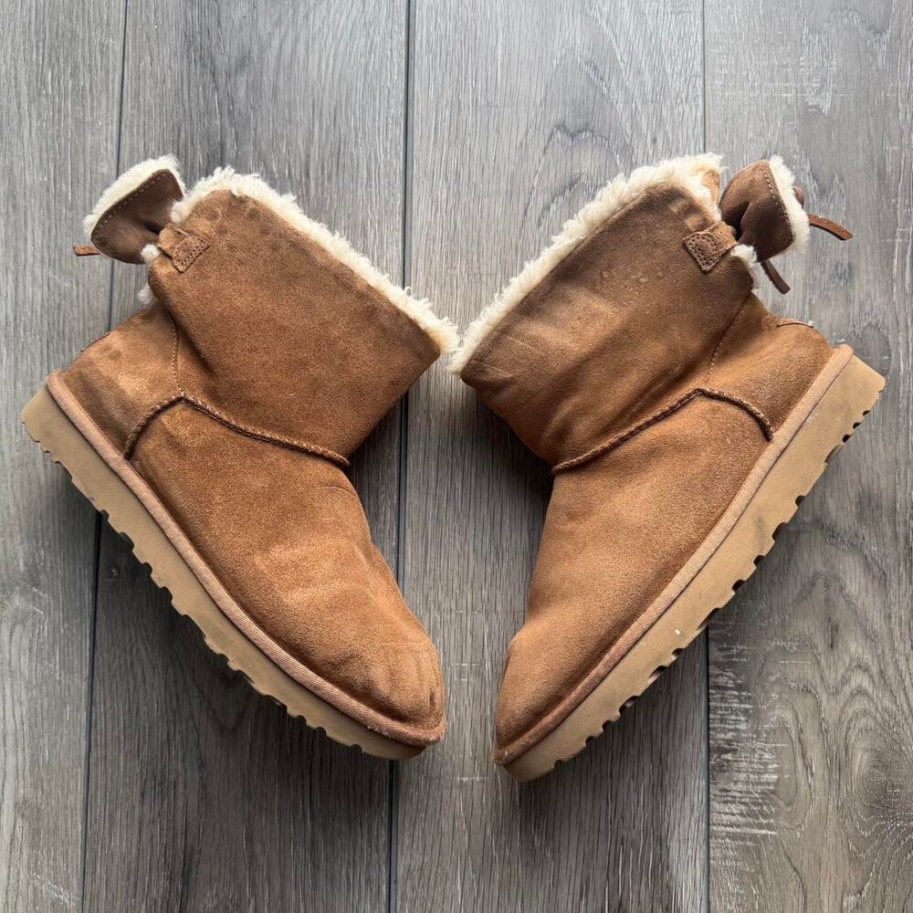 UGG Bailey Bow II Boots – Chestnut – Women’s Size 10